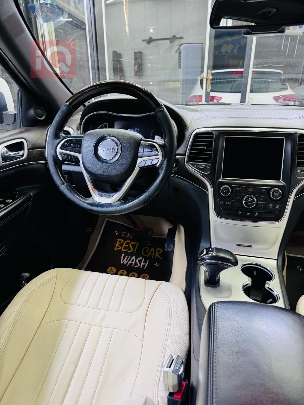 جیپ گراند شیرۆکی